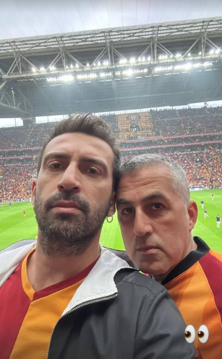 Galatasaray'ın şampiyonluğu sonrası ünlü isimlerden paylaşımlar art arda geldi! 4